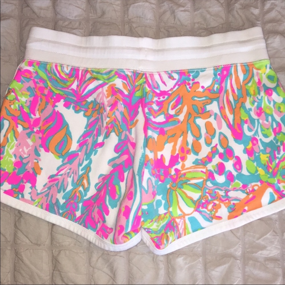 Lilly Pulitzer Chrissy Scuba to Cuba Short, NWOT - Picture 3 of 3
